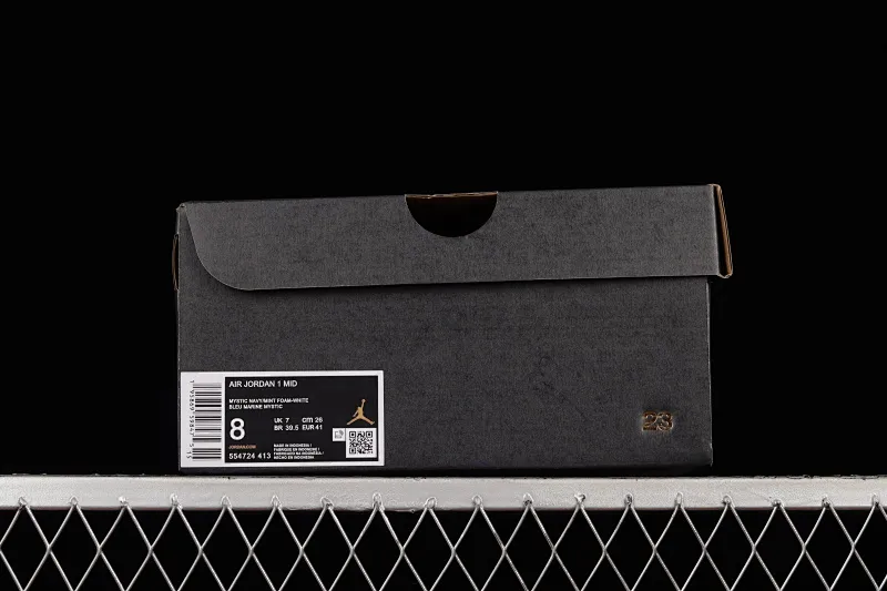 All categories Air Jordan Jordan series basketball shoes Air Jordan 1 Mid Air Jordan AJ1 Mid AJ1 Joe 1 blue white green mid-top basketball shoes 554724-413